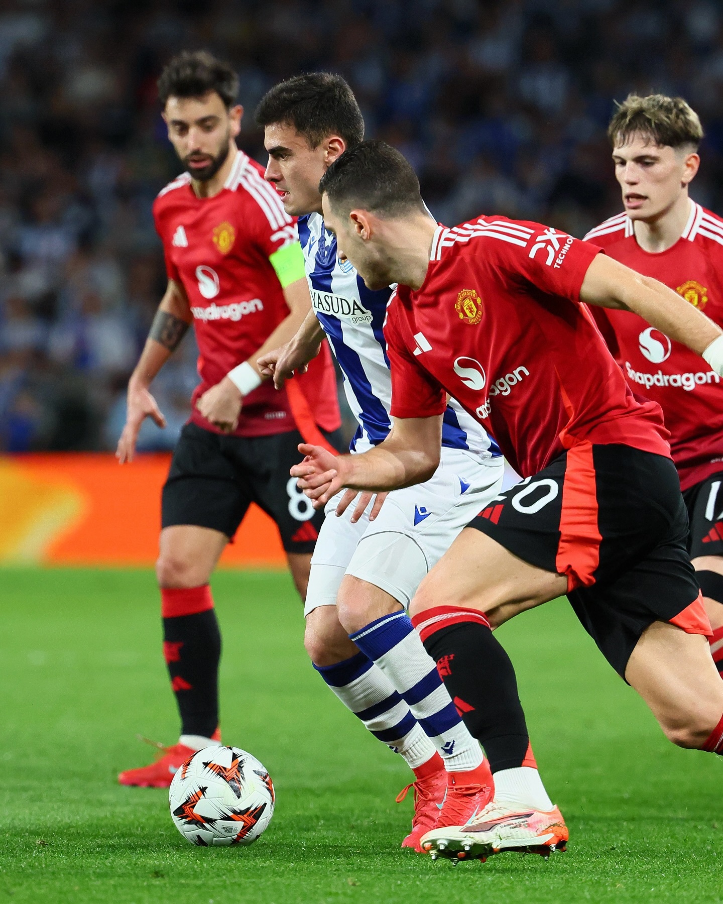 里程碑夜曼城绝杀压哨，欧超杯转会期刷纪录，气氛紧张，阵容厚度经受考验的简单介绍