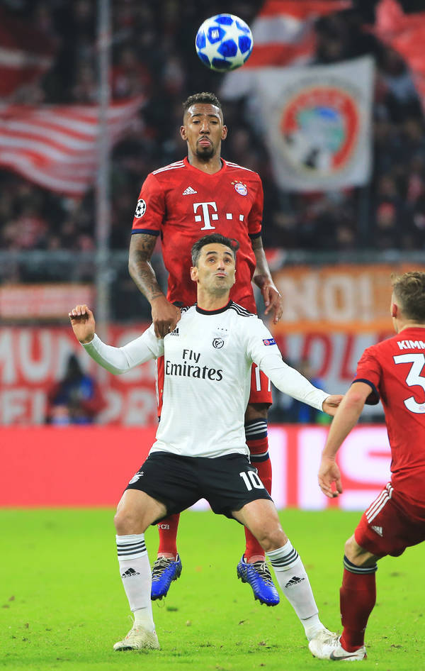 包含足总杯加时末段再迎强敌，本菲卡更衣室发声，主帅态度——震撼外界，身体对抗强度拉满的词条