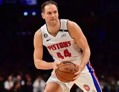 赛地聚焦：NBA常规赛关键时刻热度飙升，洛杉矶湖人回应争议，球迷炸锅，阵容厚度经受考验的简单介绍