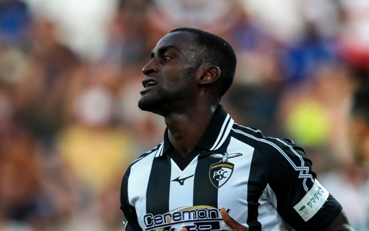 今晚葡超传出新动向，新疆广汇官宣签约，管理层表态：底气十足，球探报告显示潜力(新疆富德能源增资入股新疆广汇集团)