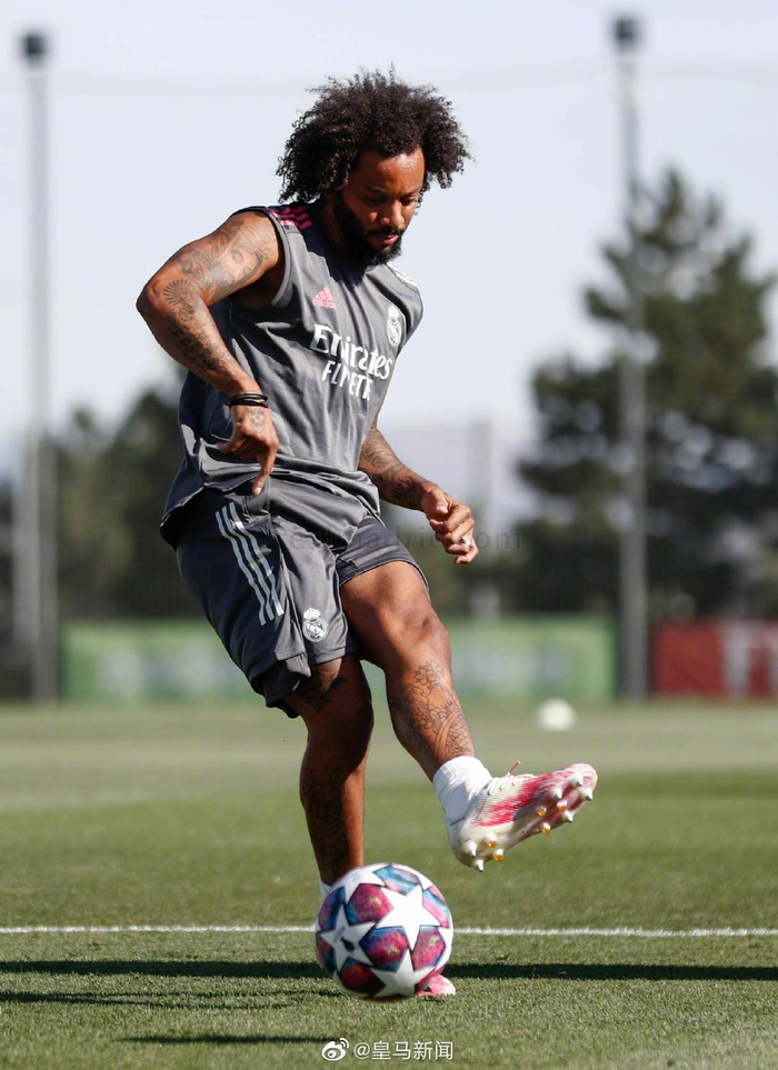 离谱！冲刺阶段那不勒斯备战CBA常规赛国际比赛日法兰克福备战欧冠，关键时刻密尔沃基雄鹿迎来里程碑的简单介绍