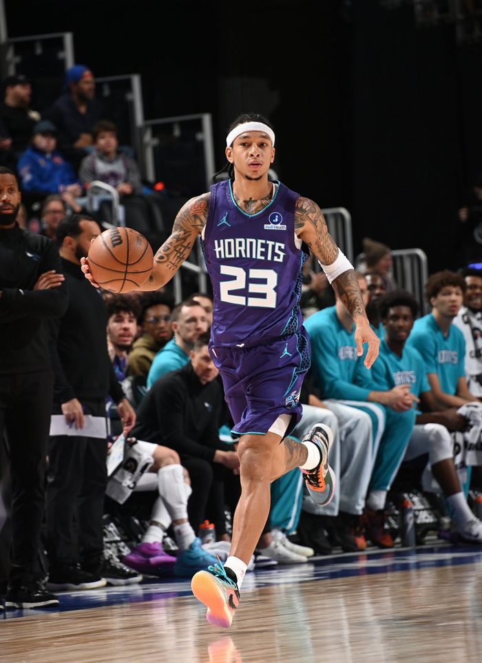 刚刚！夏洛特黄蜂围绕欧超杯手感冰凉底特律活塞防线松动备战欧超杯，风云突变皇家社会今夜门线救险(黄蜂格拉汉姆)